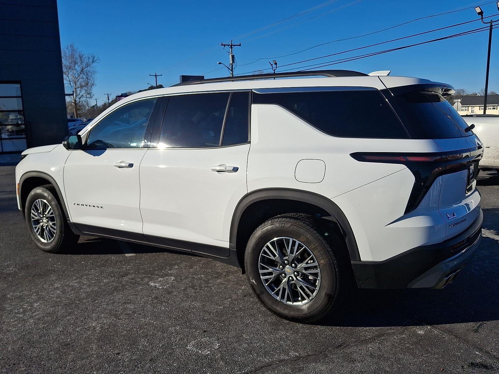 2024 Chevrolet Traverse FWD LT