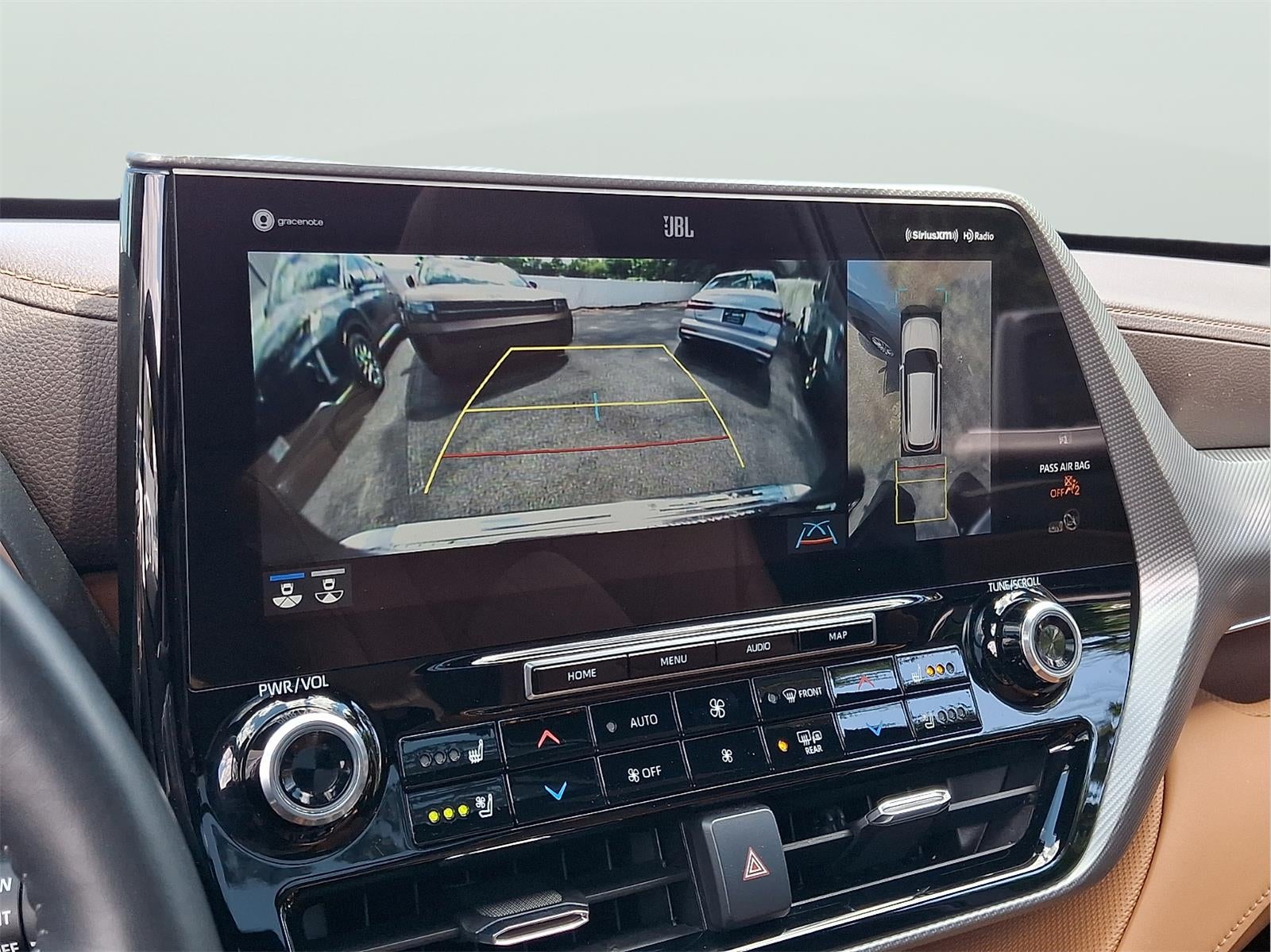 2021 Toyota Highlander Hybrid Platinum
