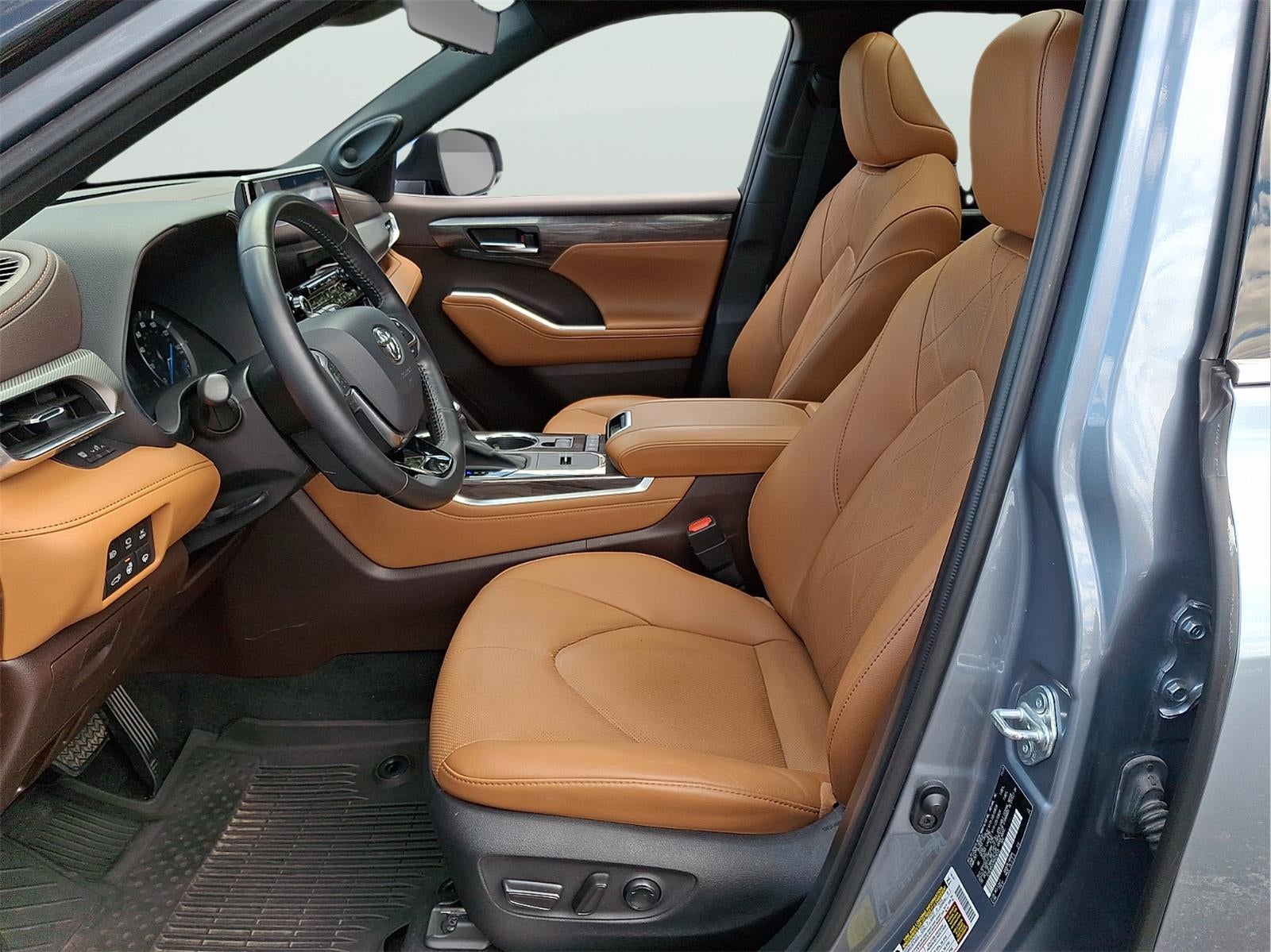 2021 Toyota Highlander Hybrid Platinum
