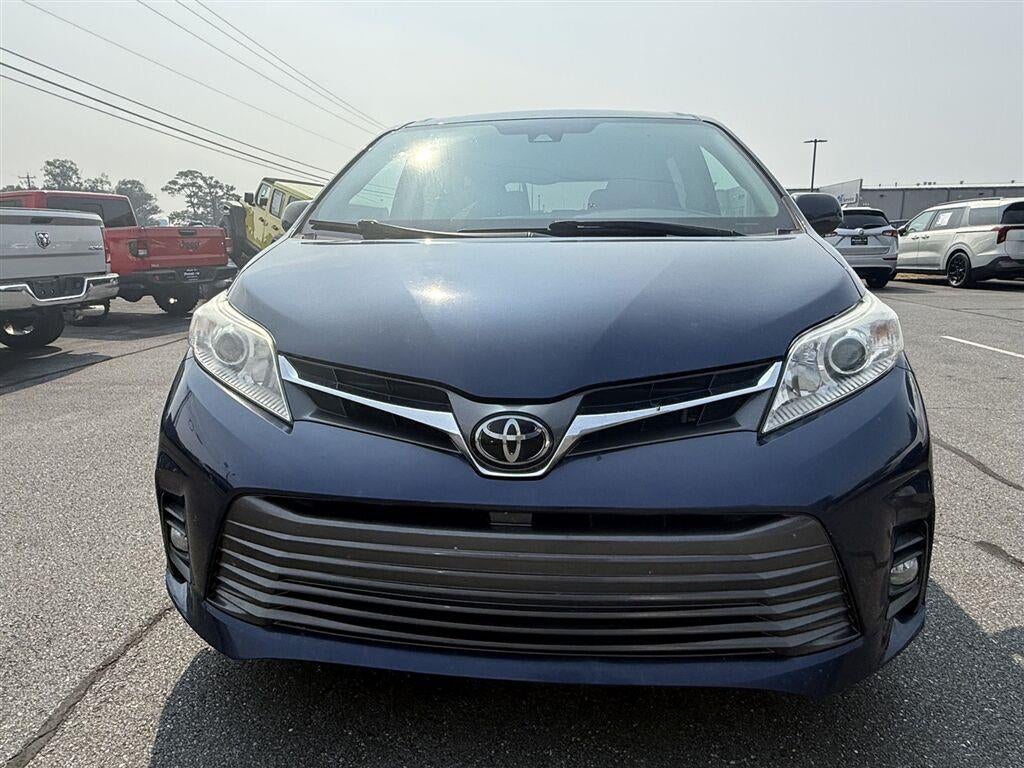 2020 Toyota Sienna XLE Premium