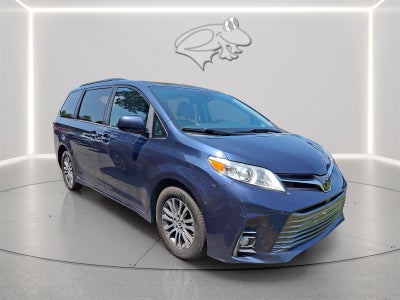 2020 Toyota Sienna XLE Premium