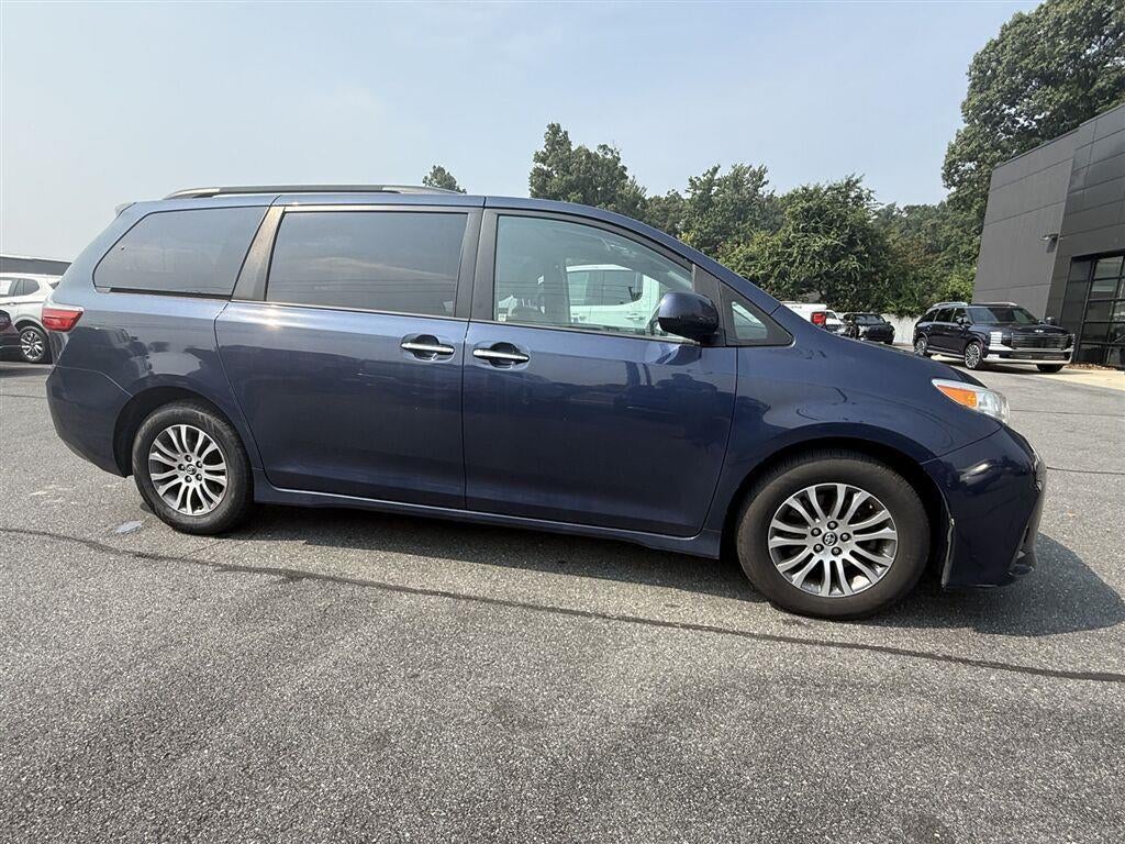 2020 Toyota Sienna XLE Premium