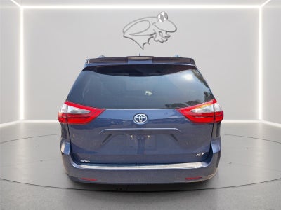 2020 Toyota Sienna XLE Premium