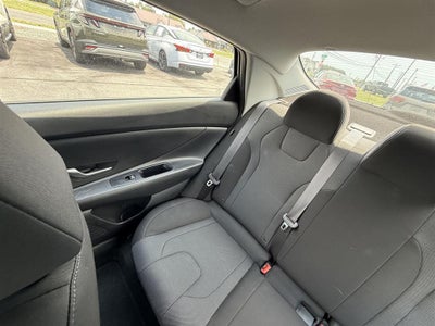 2024 Hyundai ELANTRA SE