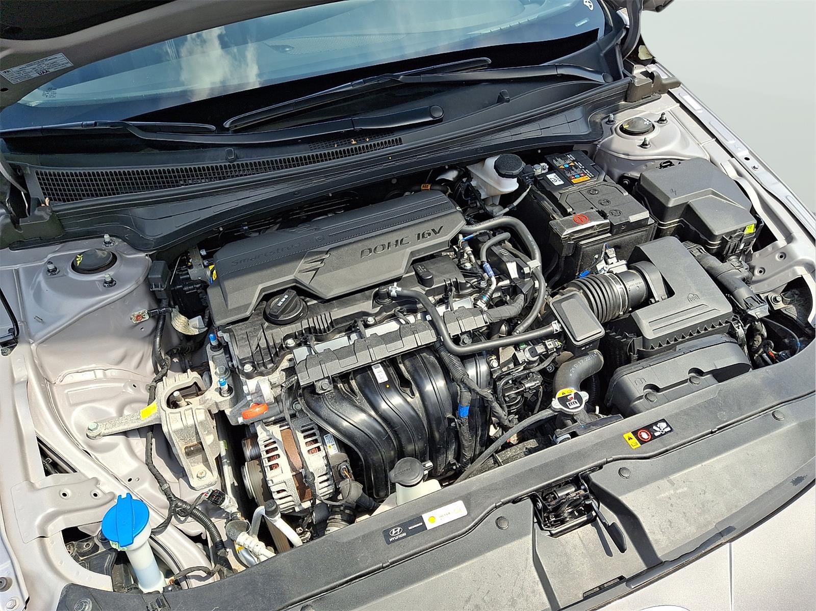 2024 Hyundai ELANTRA SE