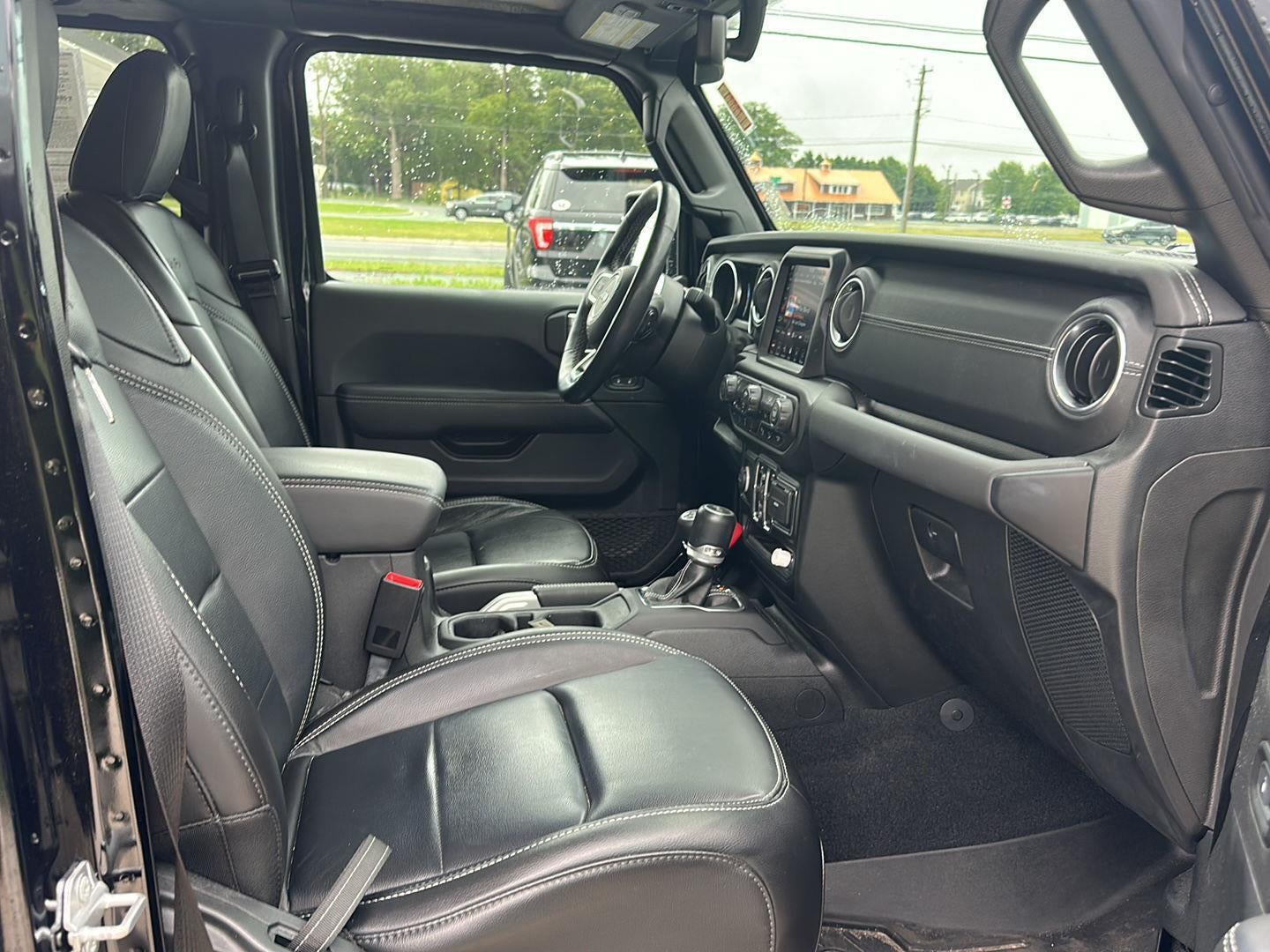 2021 Jeep WRANGLER SAHARA