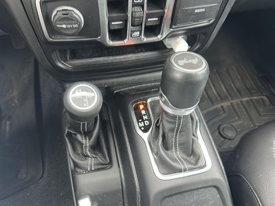 2021 Jeep WRANGLER SAHARA