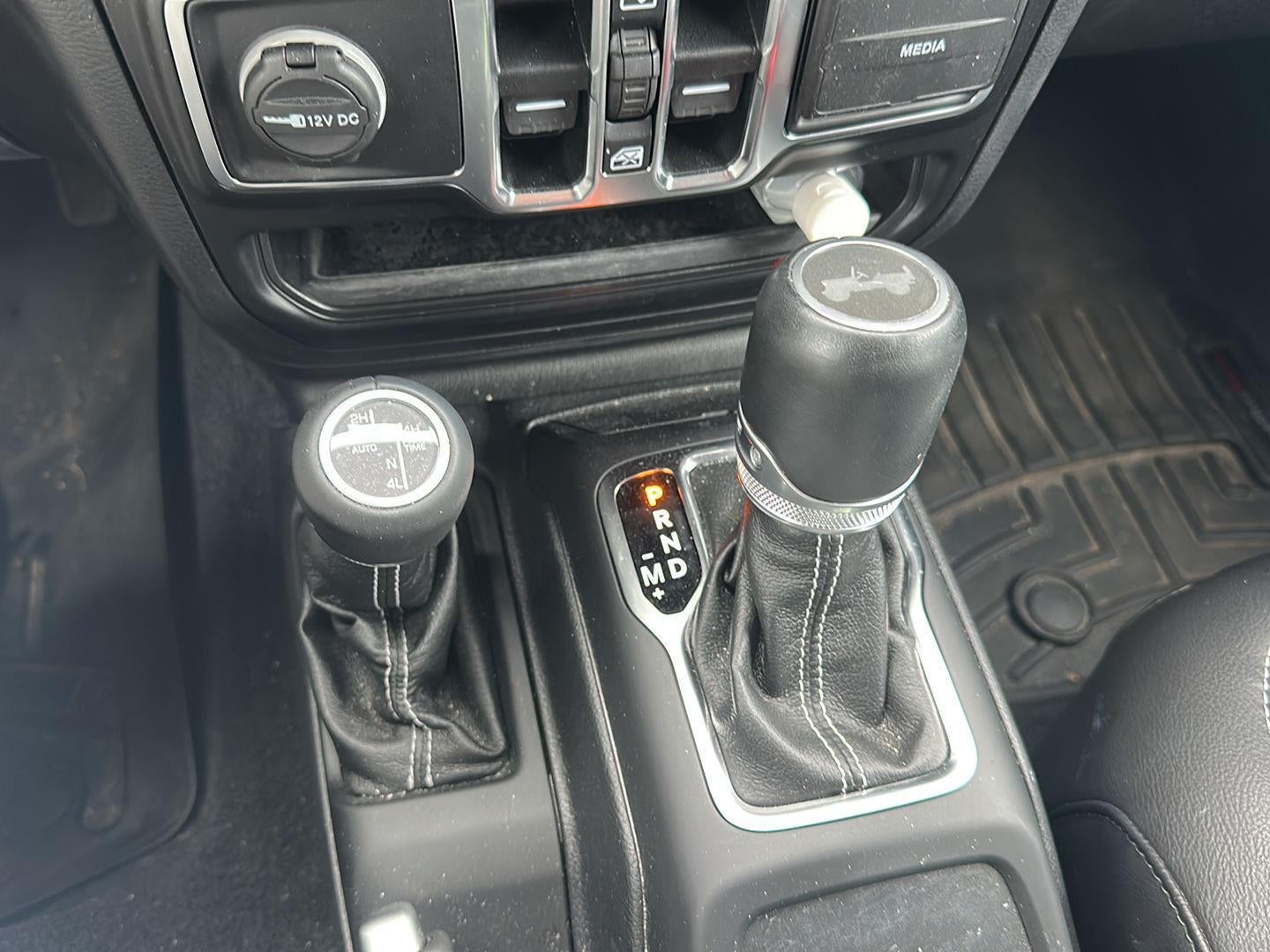2021 Jeep WRANGLER SAHARA