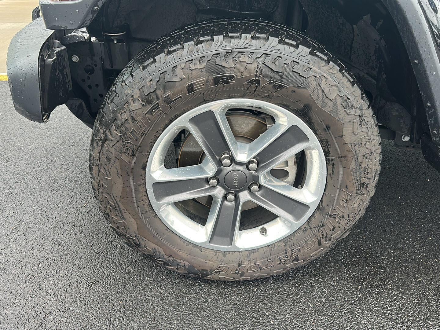 2021 Jeep WRANGLER SAHARA