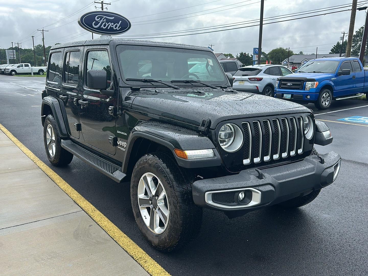 2021 Jeep WRANGLER SAHARA