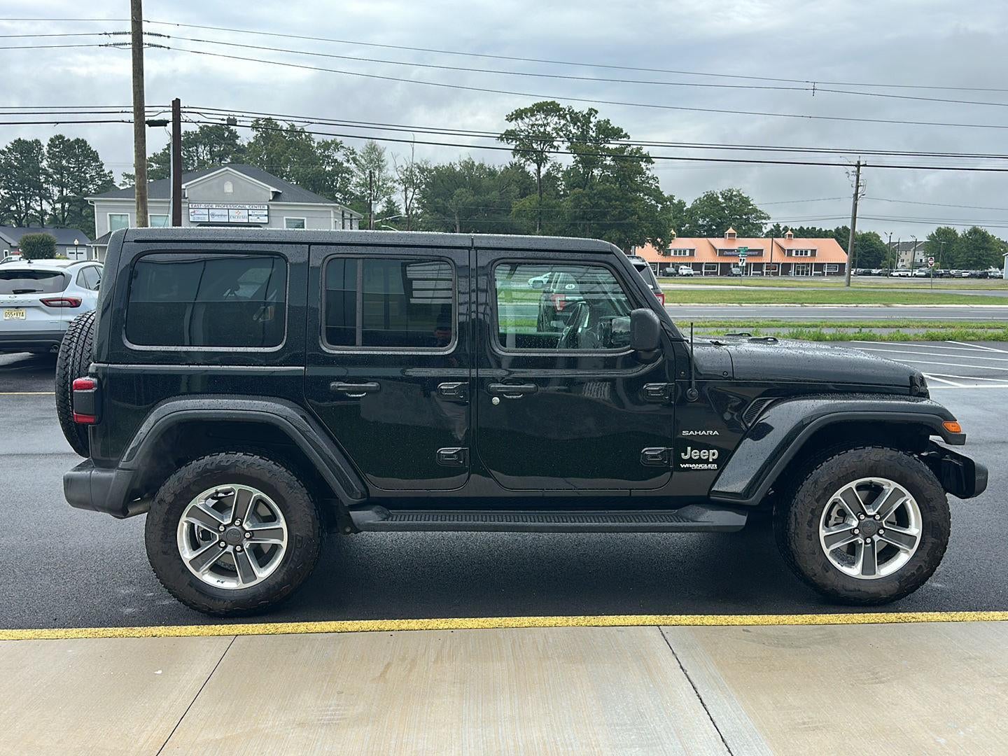 2021 Jeep WRANGLER SAHARA