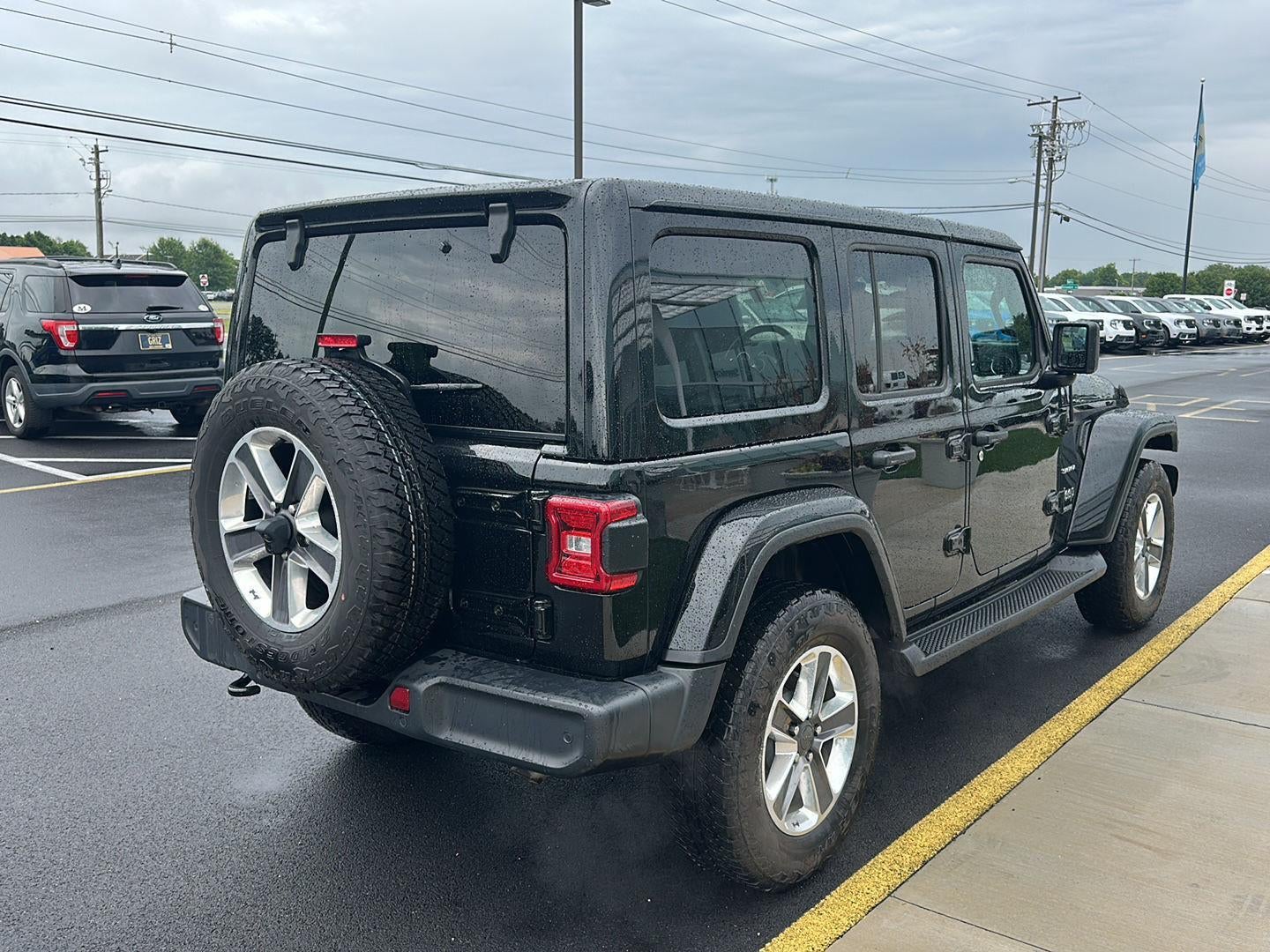 2021 Jeep WRANGLER SAHARA