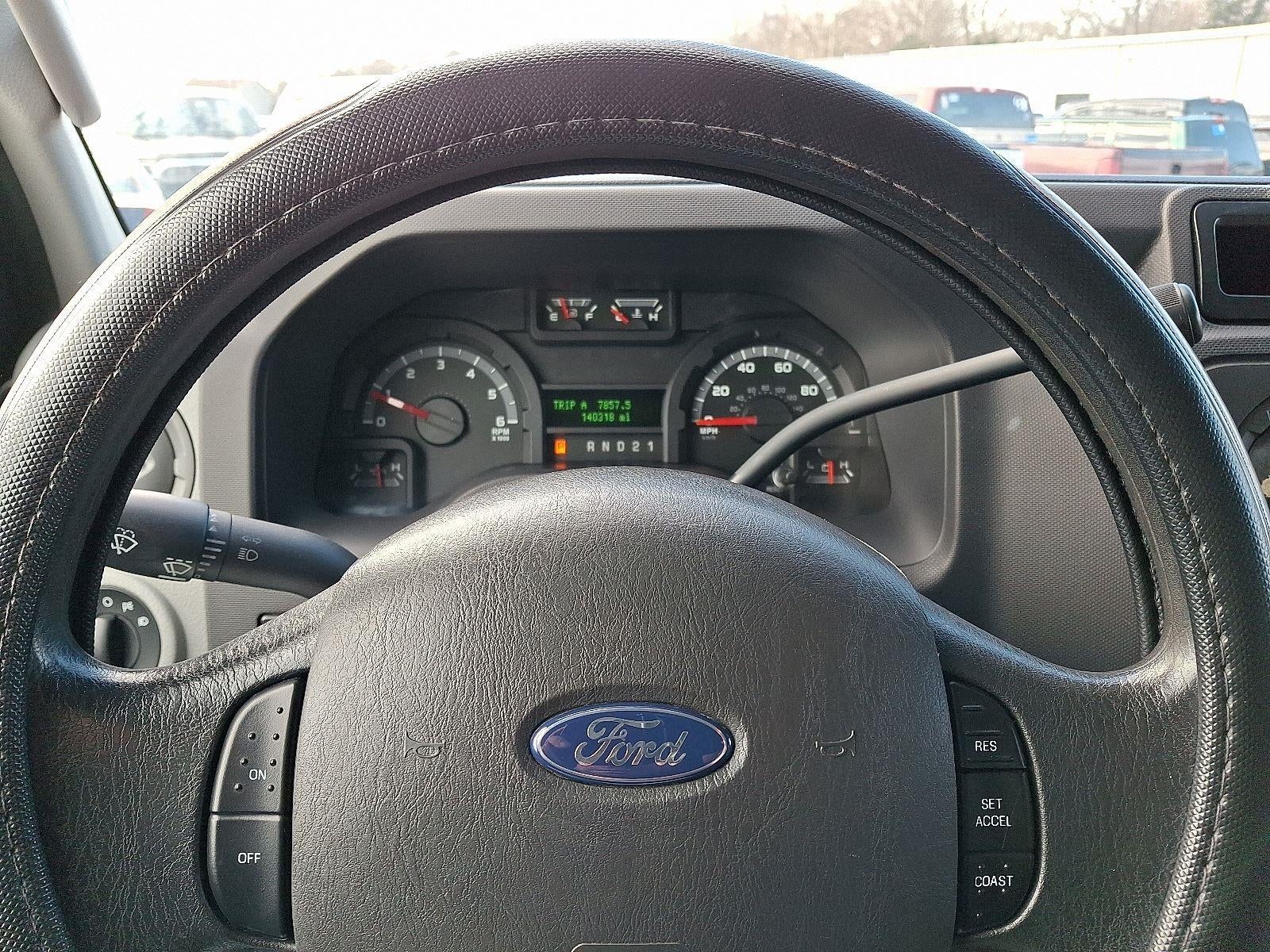 2011 Ford E-Series E-350 SD XLT