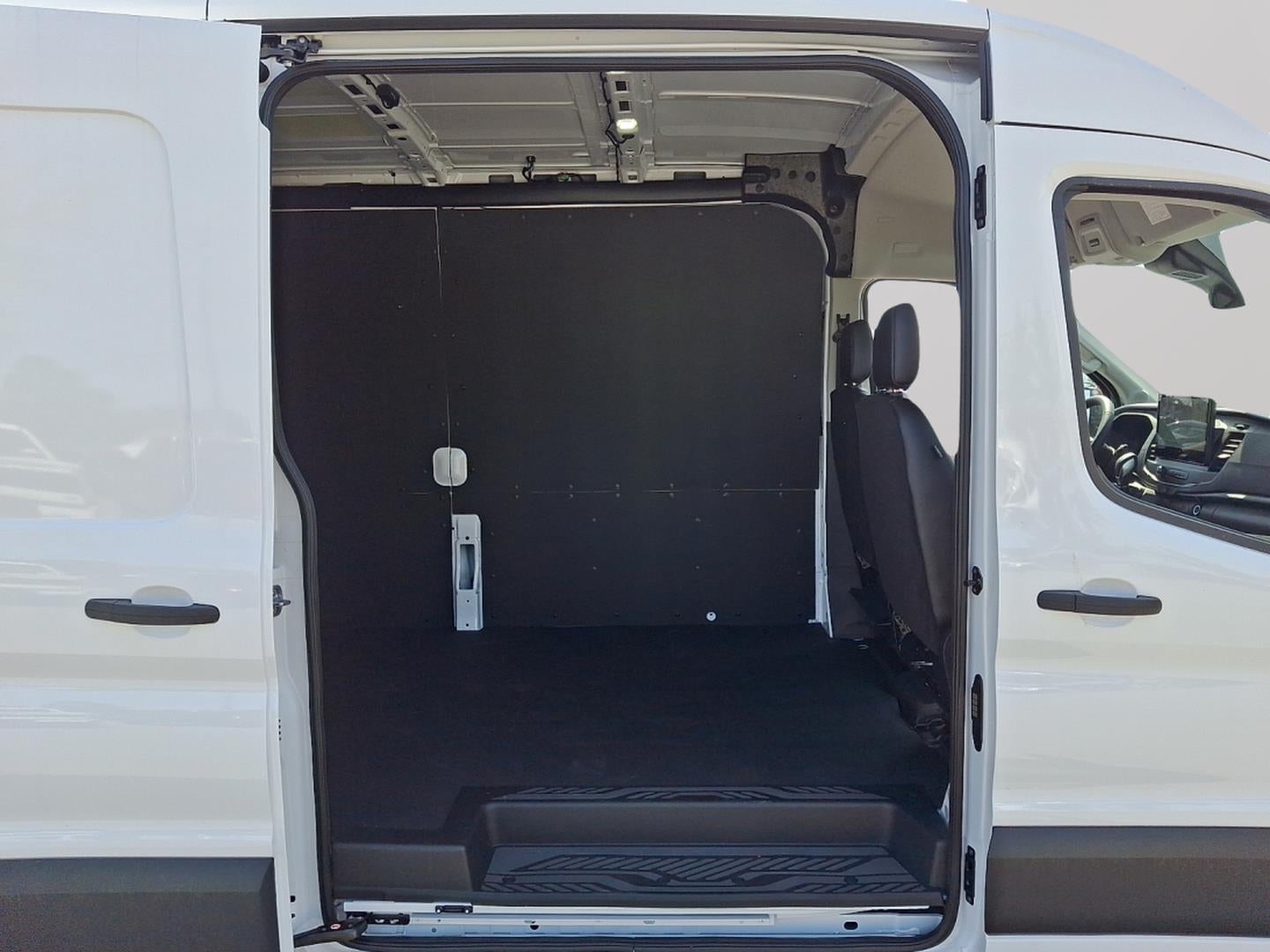 2026 Ford Transit Cargo Van T-250 148" Med Rf 9150 GVWR RWD