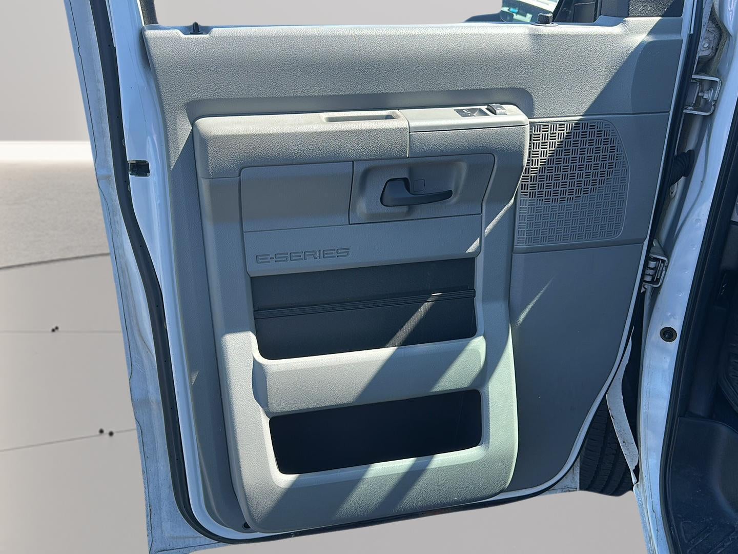 2014 Ford E-Series E-150