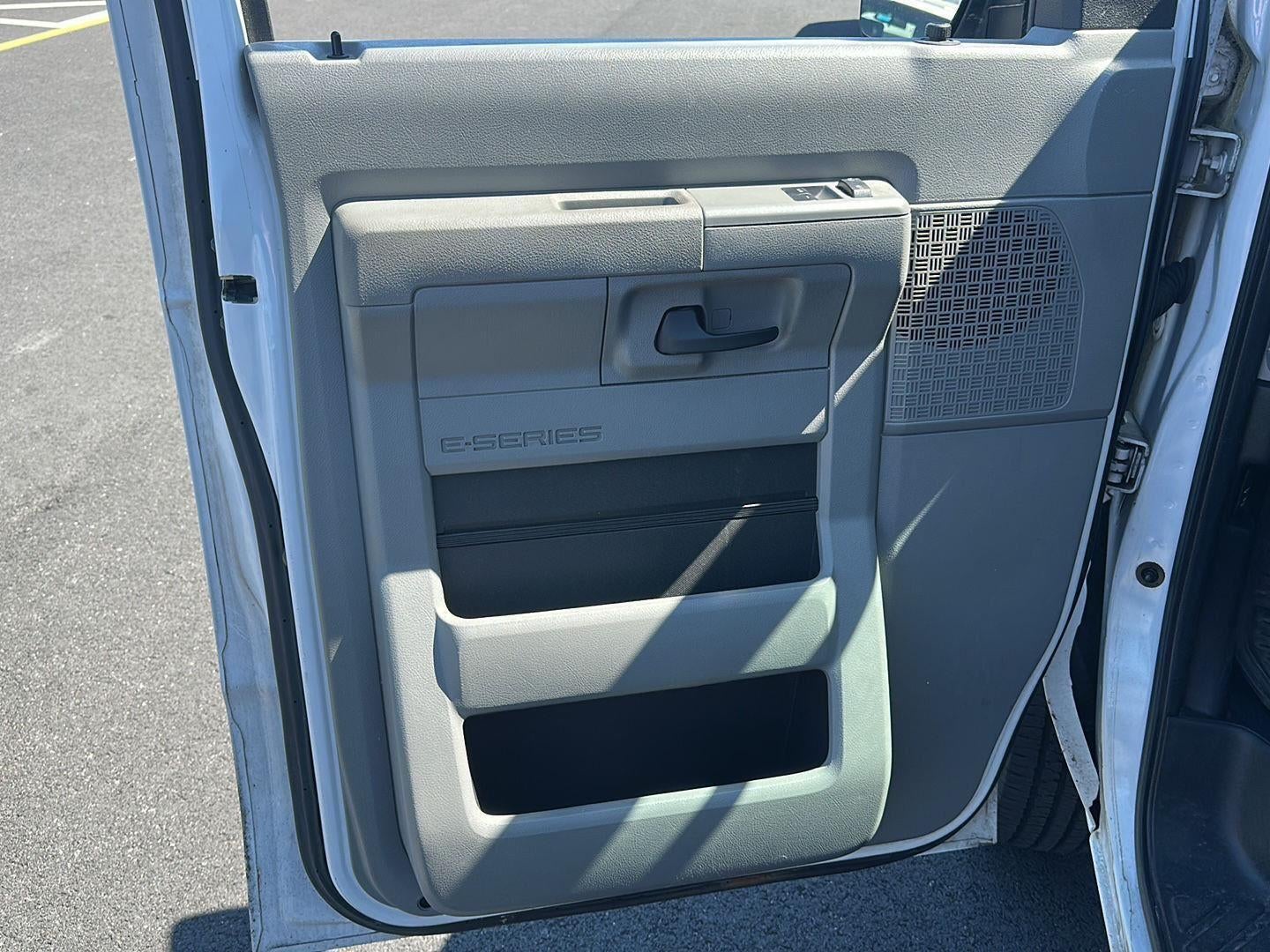 2014 Ford E-Series E-150