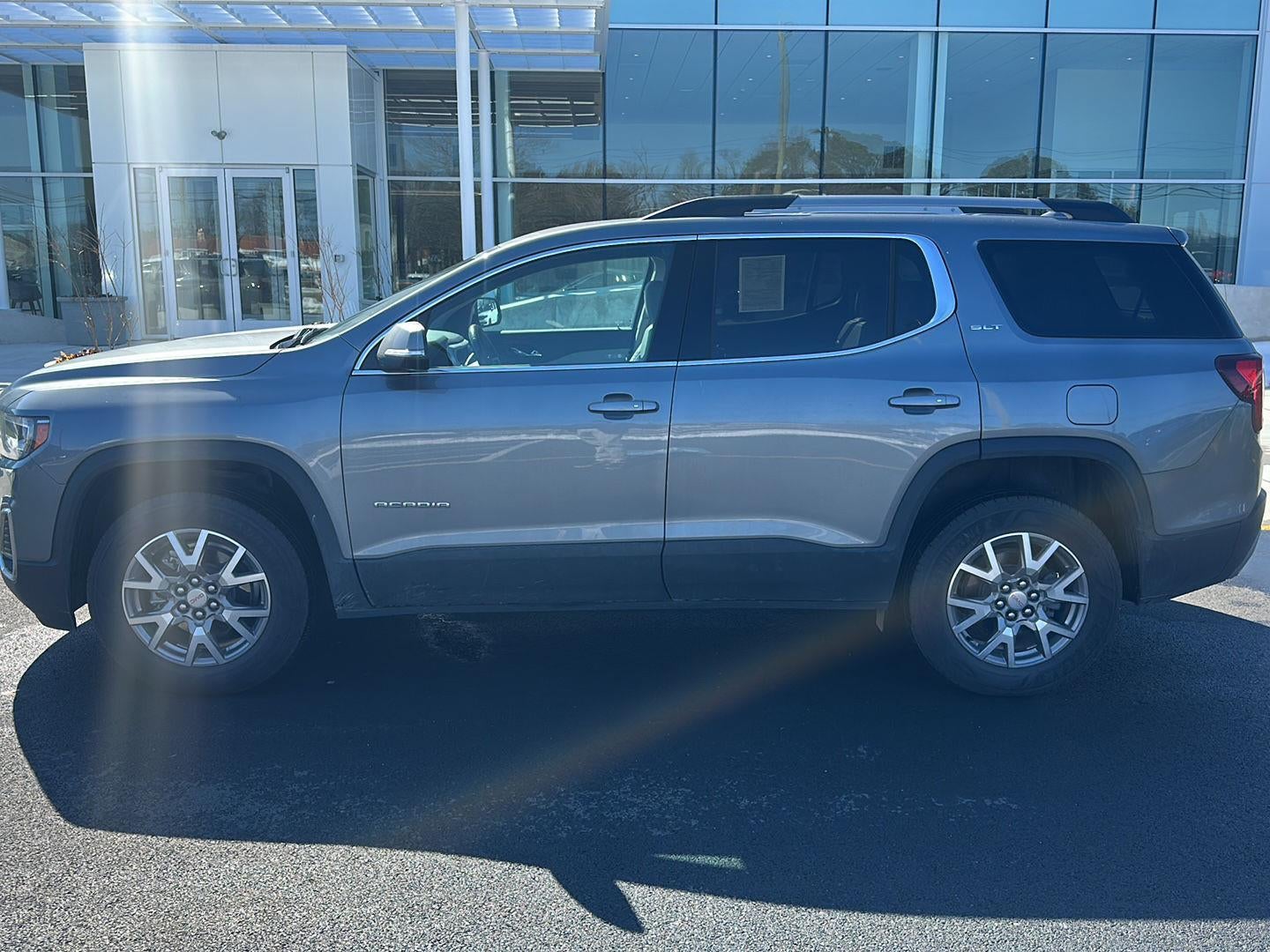 2022 GMC ACADIA SLT