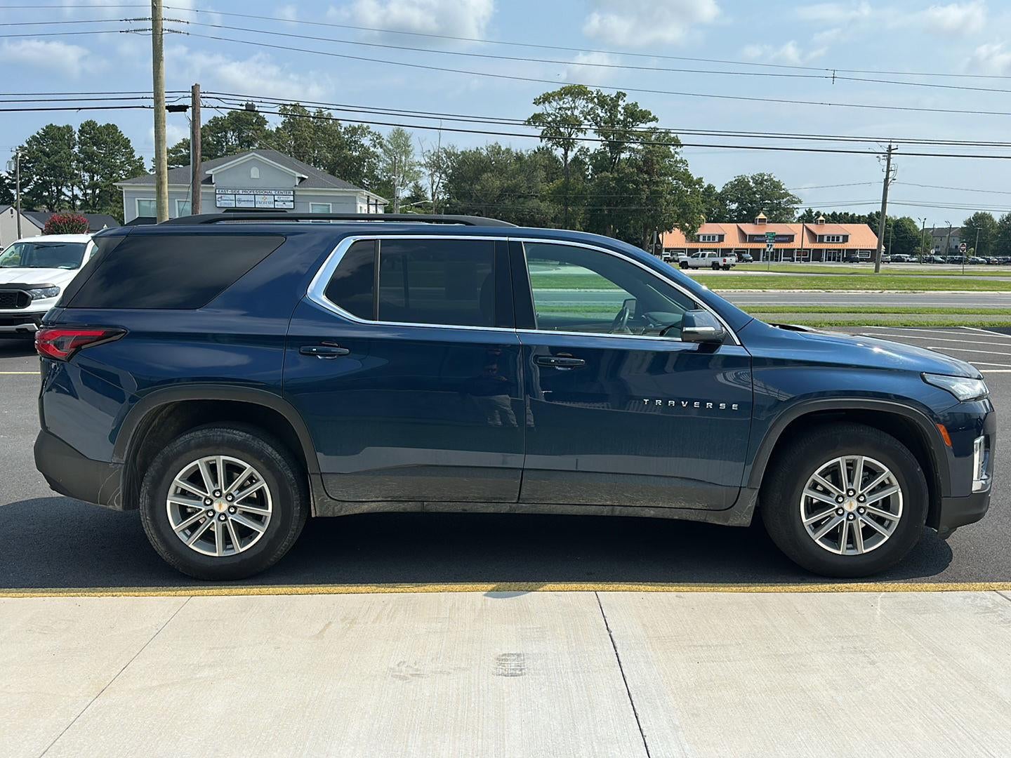 2023 Chevrolet Traverse LT Cloth