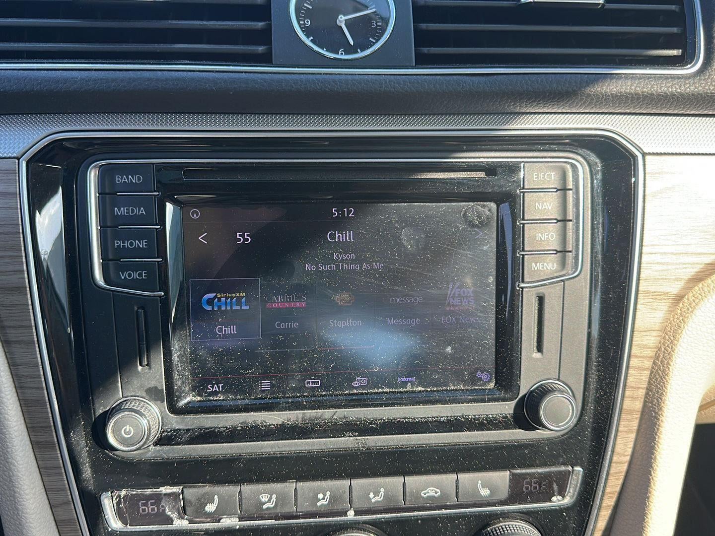 2017 Volkswagen Passat 1.8T SEL Premium