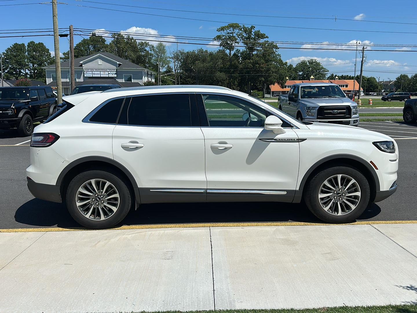 2022 Lincoln Nautilus Standard