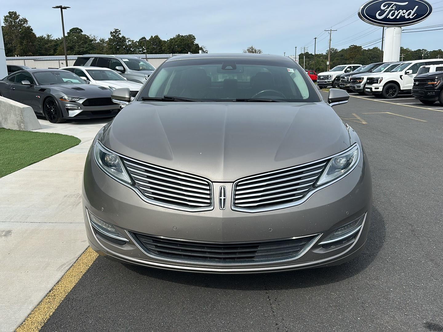 Used 2016 Lincoln MKZ Base with VIN 3LN6L2J94GR624433 for sale in Millsboro, DE