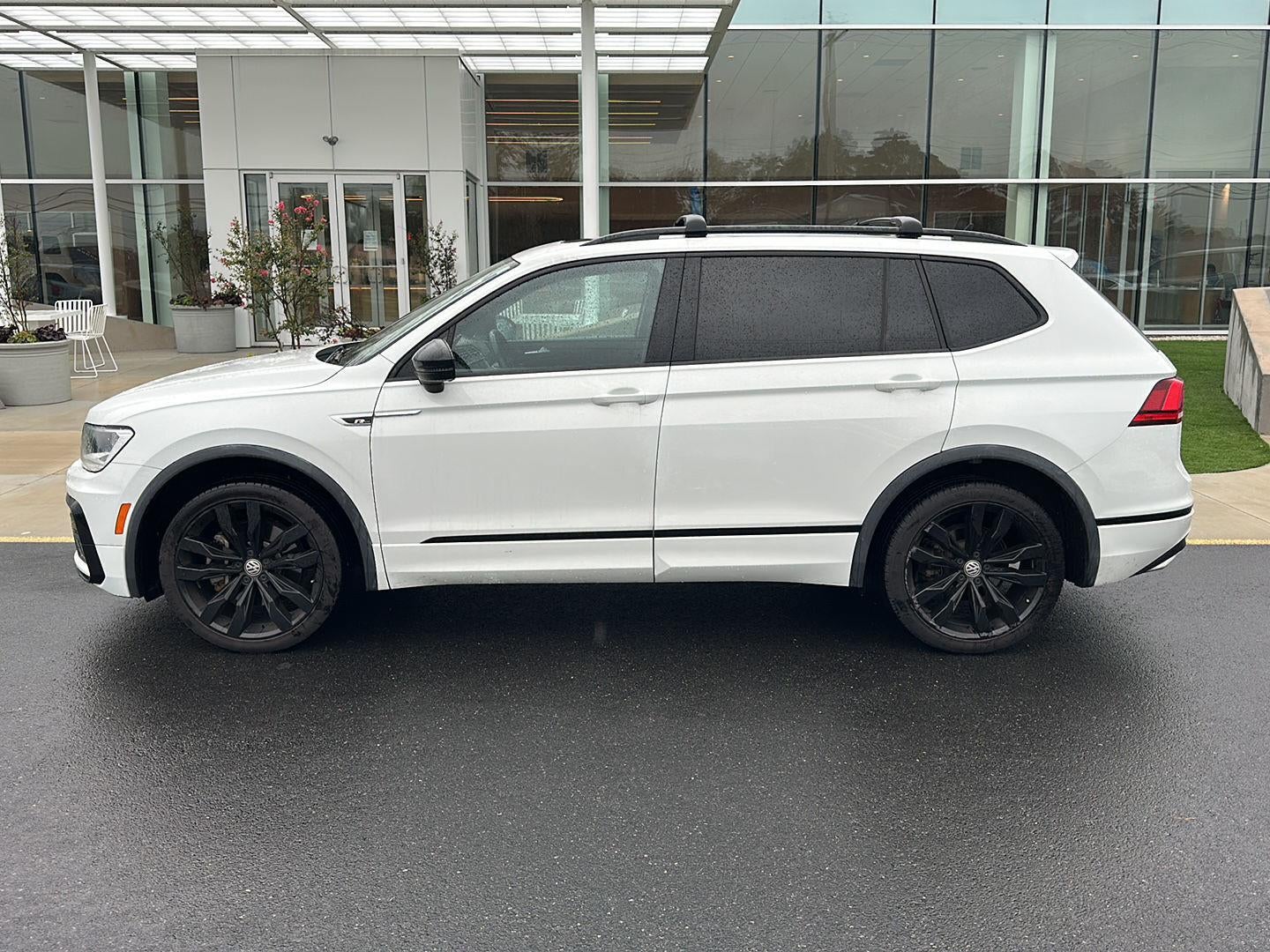 2021 Volkswagen Tiguan SE R-Line Black