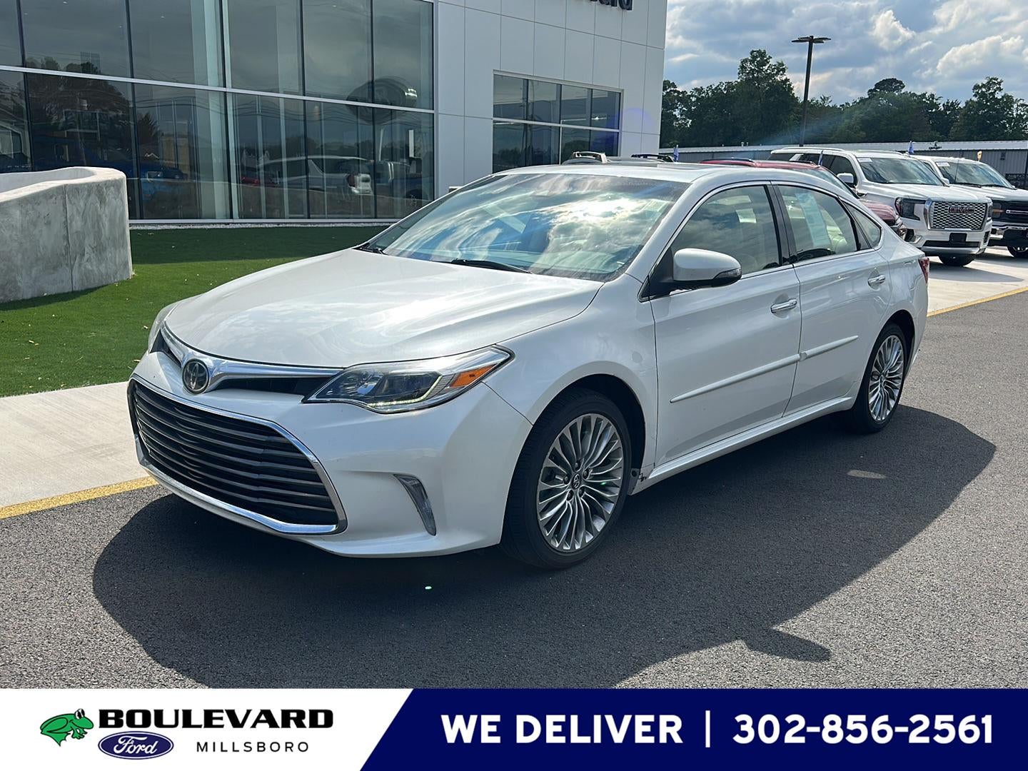 2018 Toyota Avalon Limited's photo