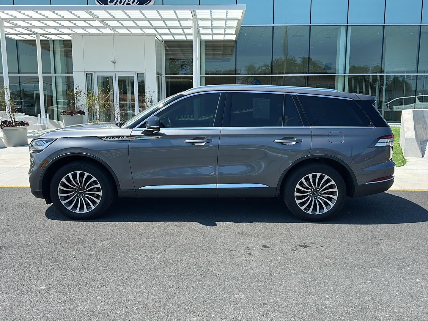2022 Lincoln Aviator Standard