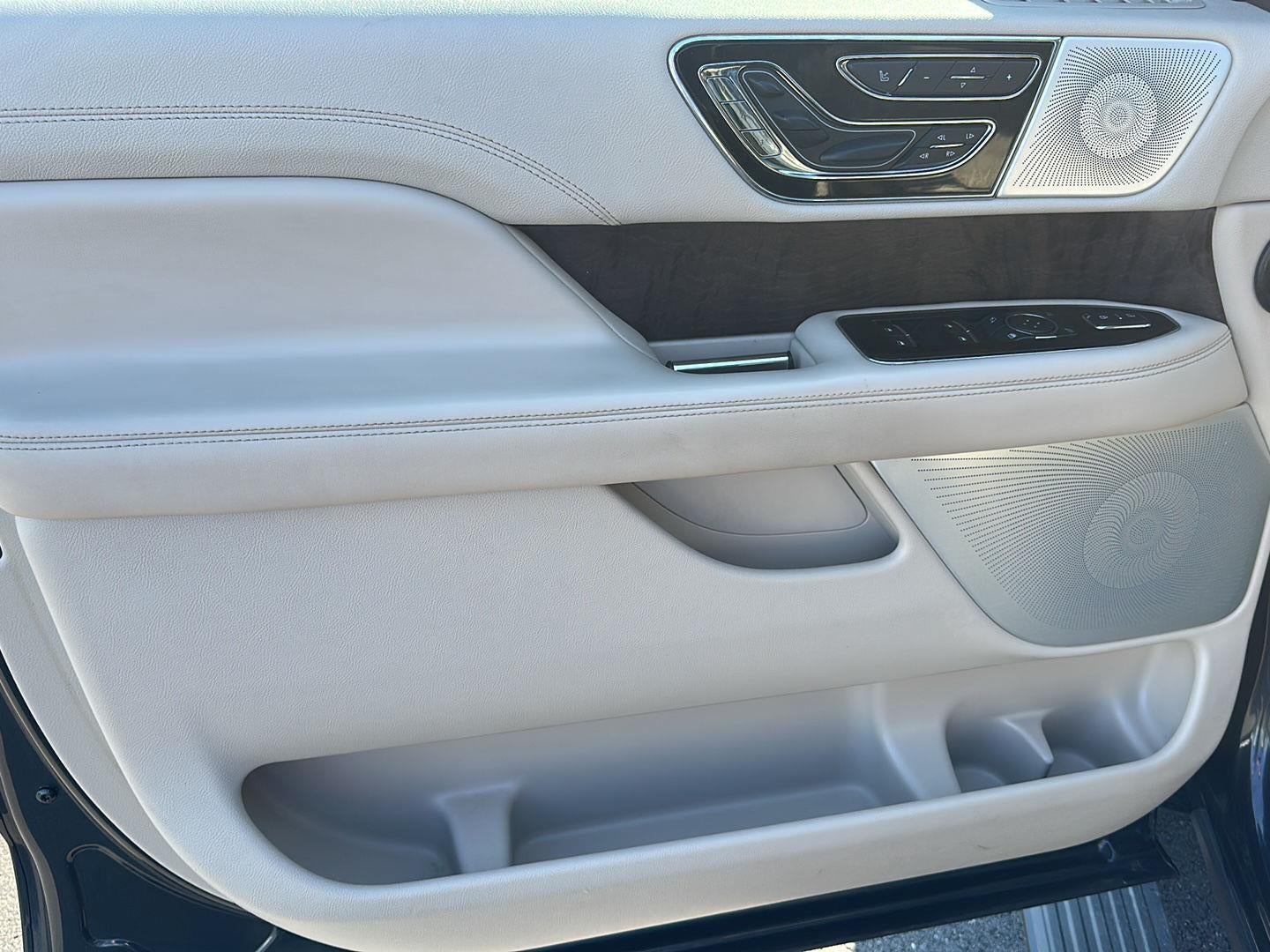 2021 Lincoln NAVIGATOR RSV