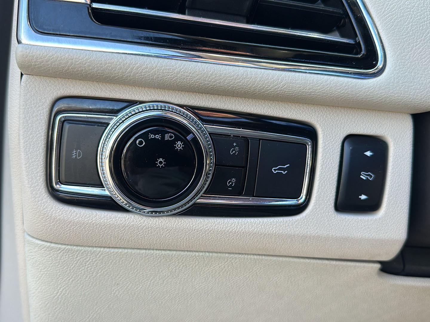 2021 Lincoln NAVIGATOR RSV