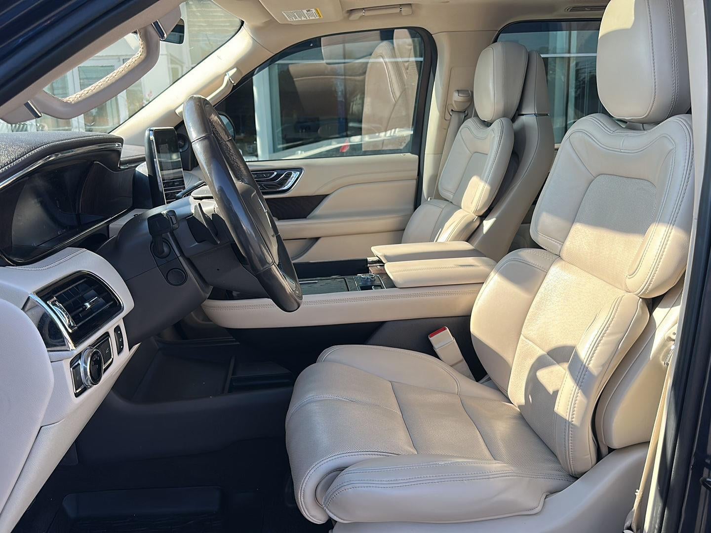 2021 Lincoln NAVIGATOR RSV