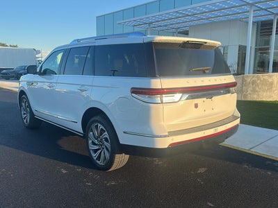 2024 Lincoln Navigator Premiere