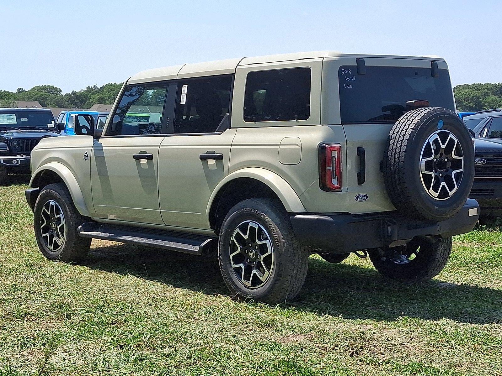 2026 Ford Bronco Outer Banks