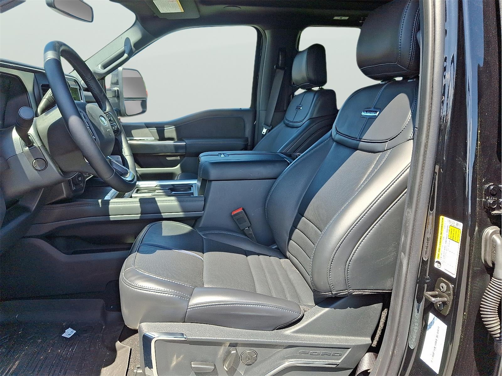 2025 Ford Super Duty F-250 Platinum