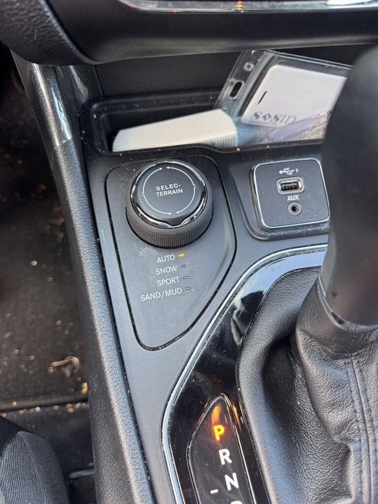 2023 Jeep Cherokee Altitude Lux