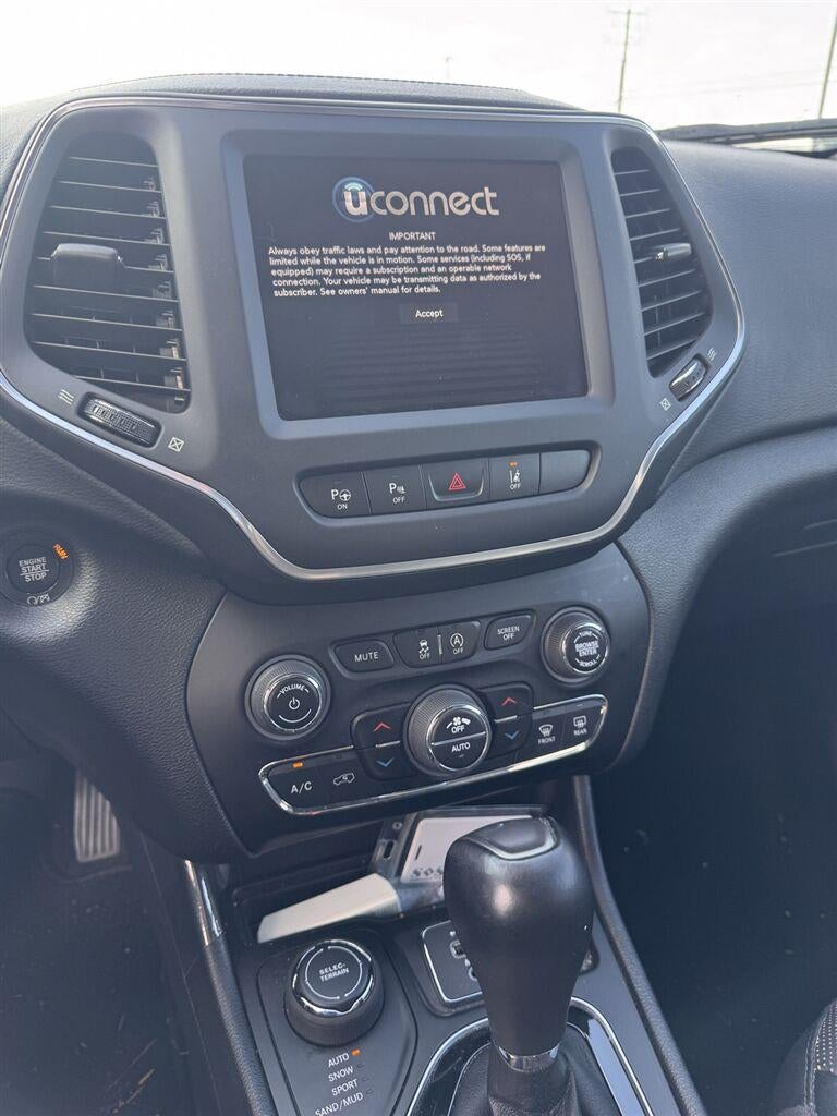 2023 Jeep Cherokee Altitude Lux