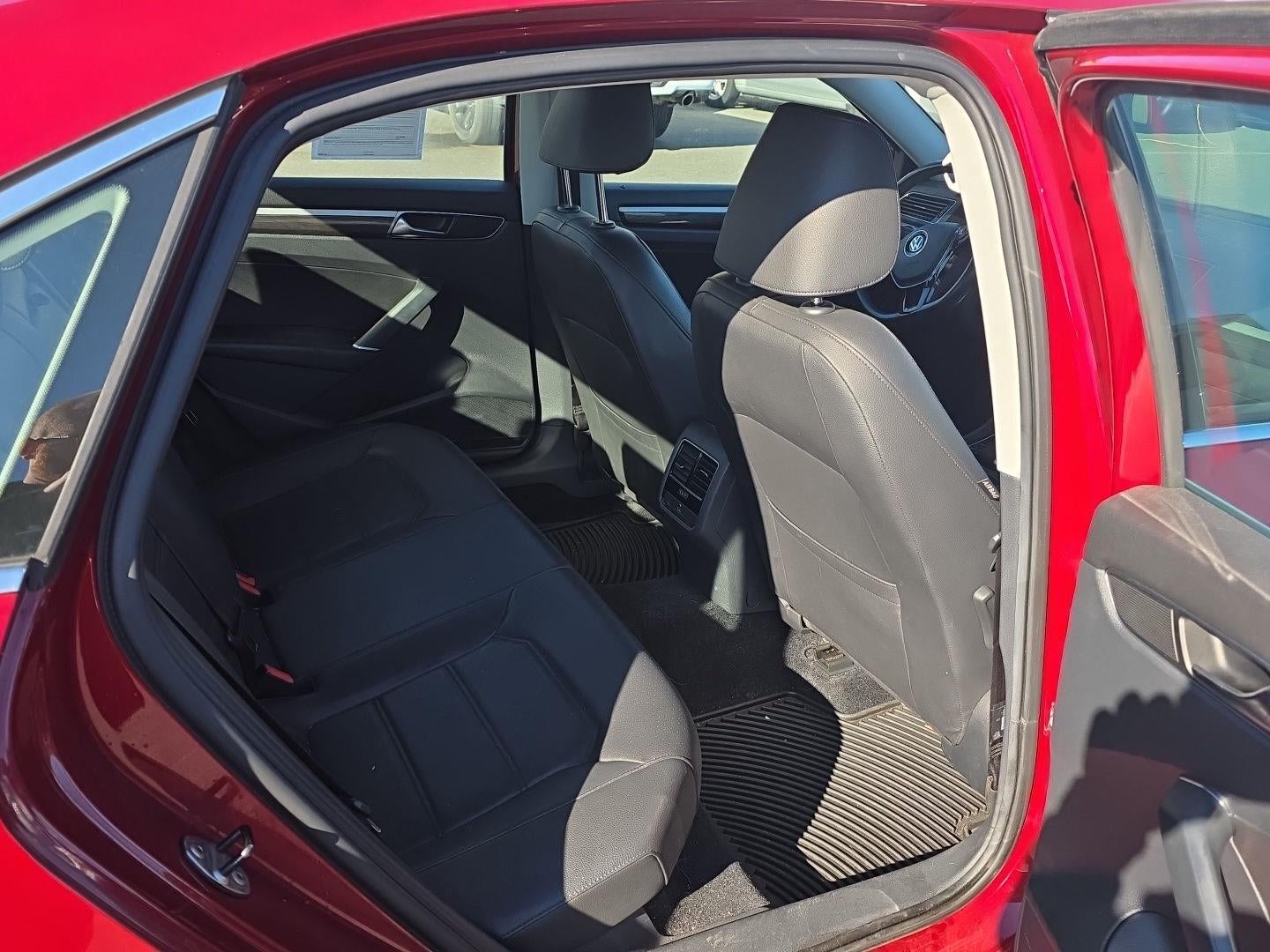 2018 Volkswagen Passat 2.0T SE