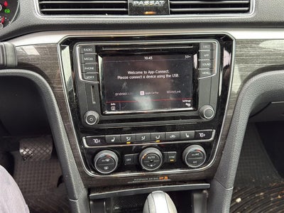 2018 Volkswagen Passat 2.0T SE