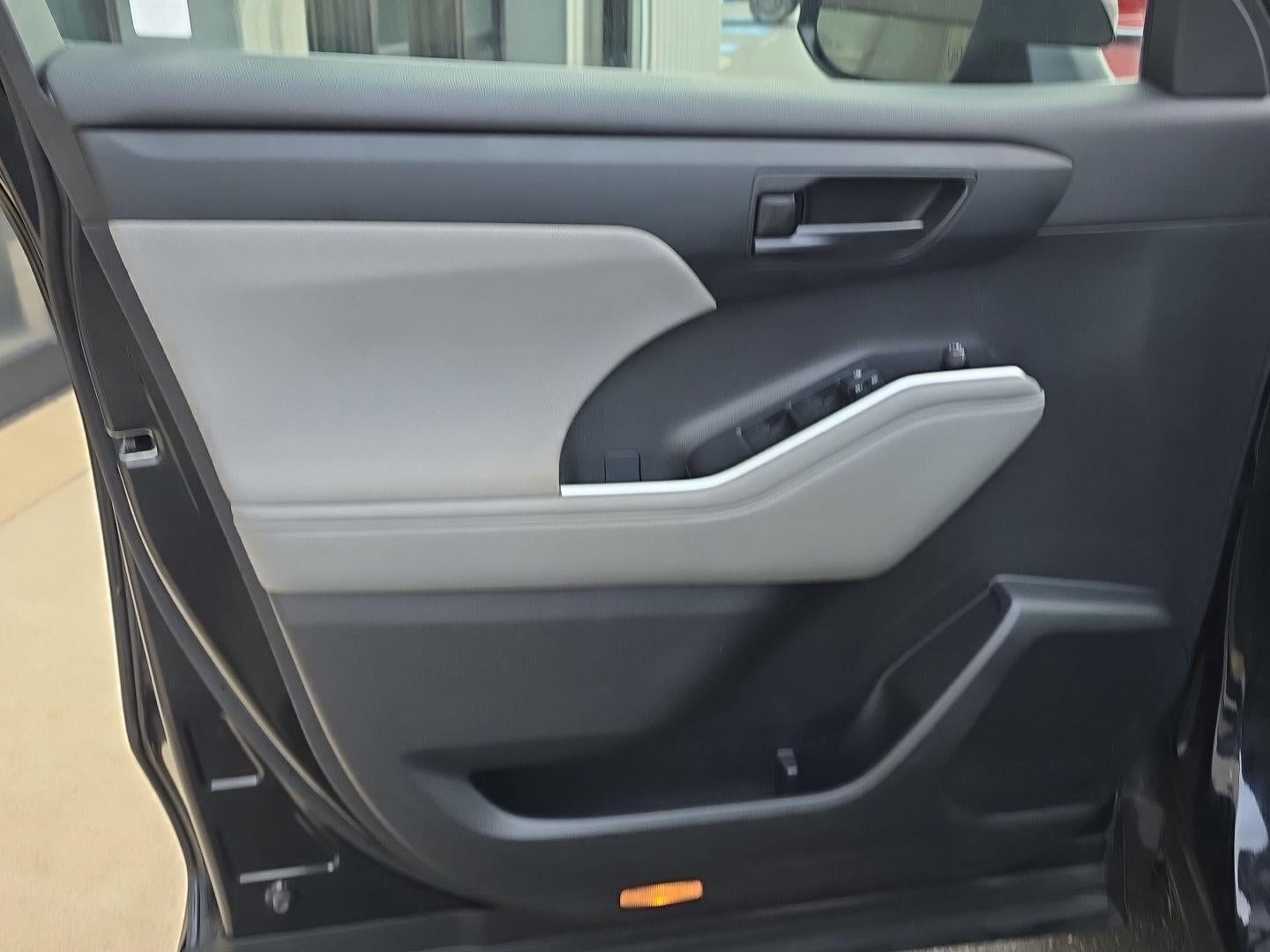 2022 Toyota Highlander Hybrid LE