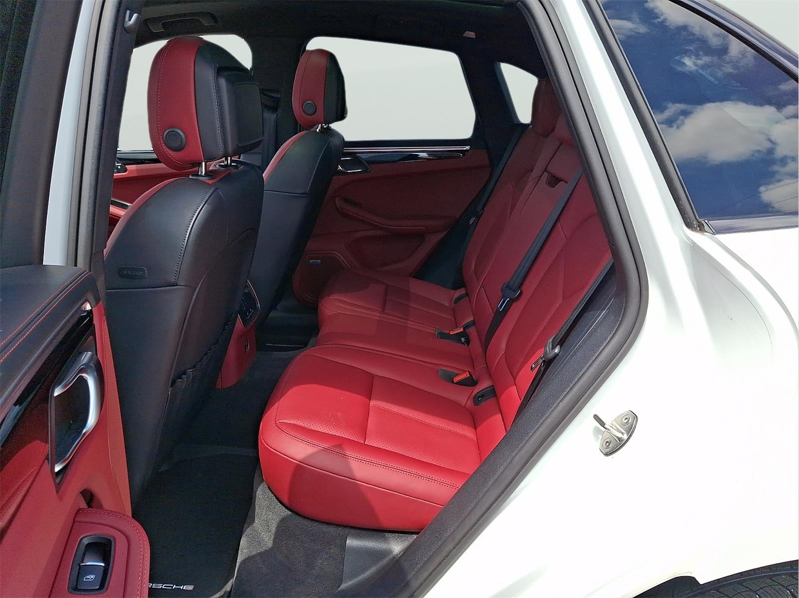2022 Porsche MACAN S