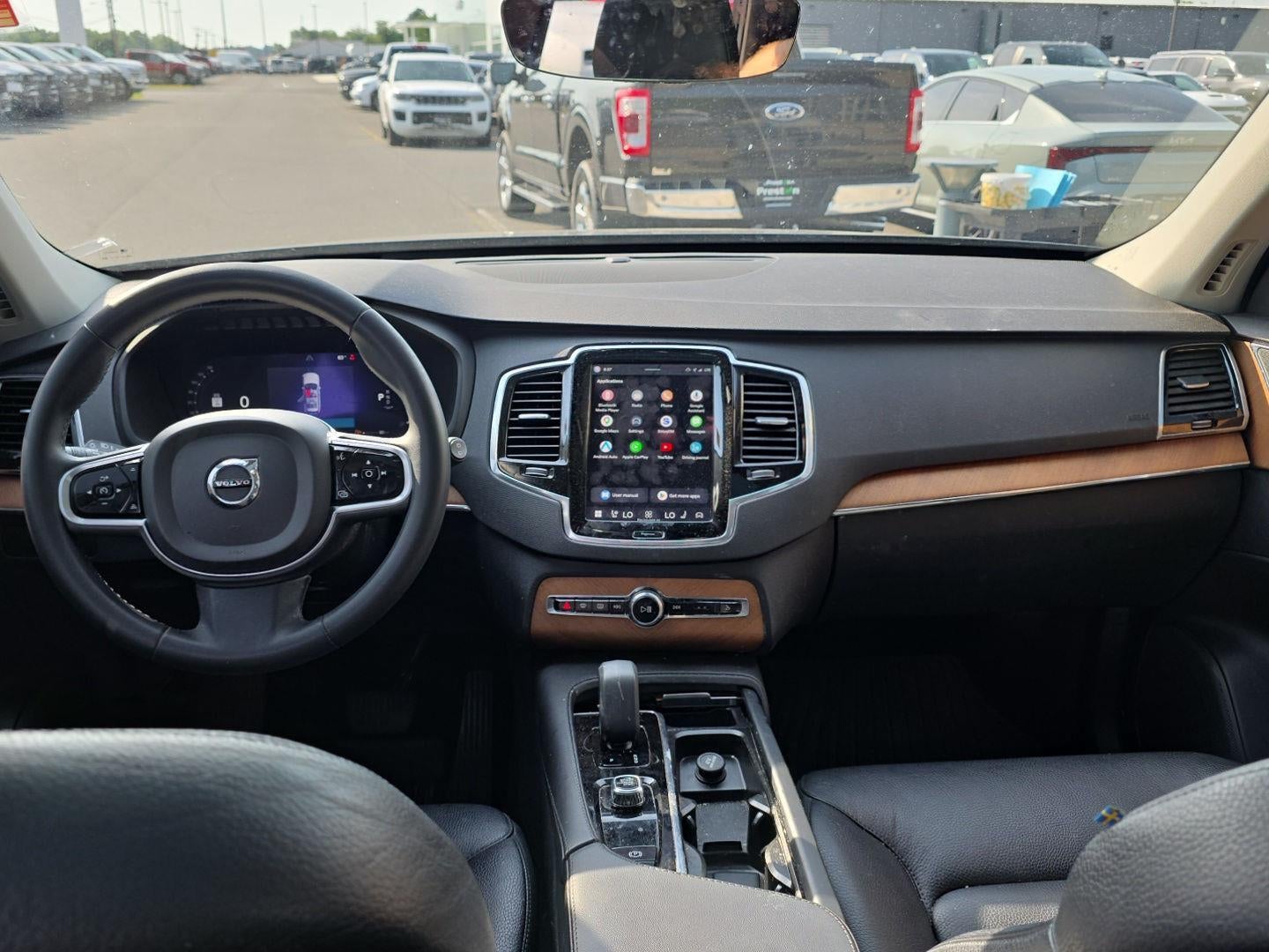 2023 Volvo XC90 B5 Plus