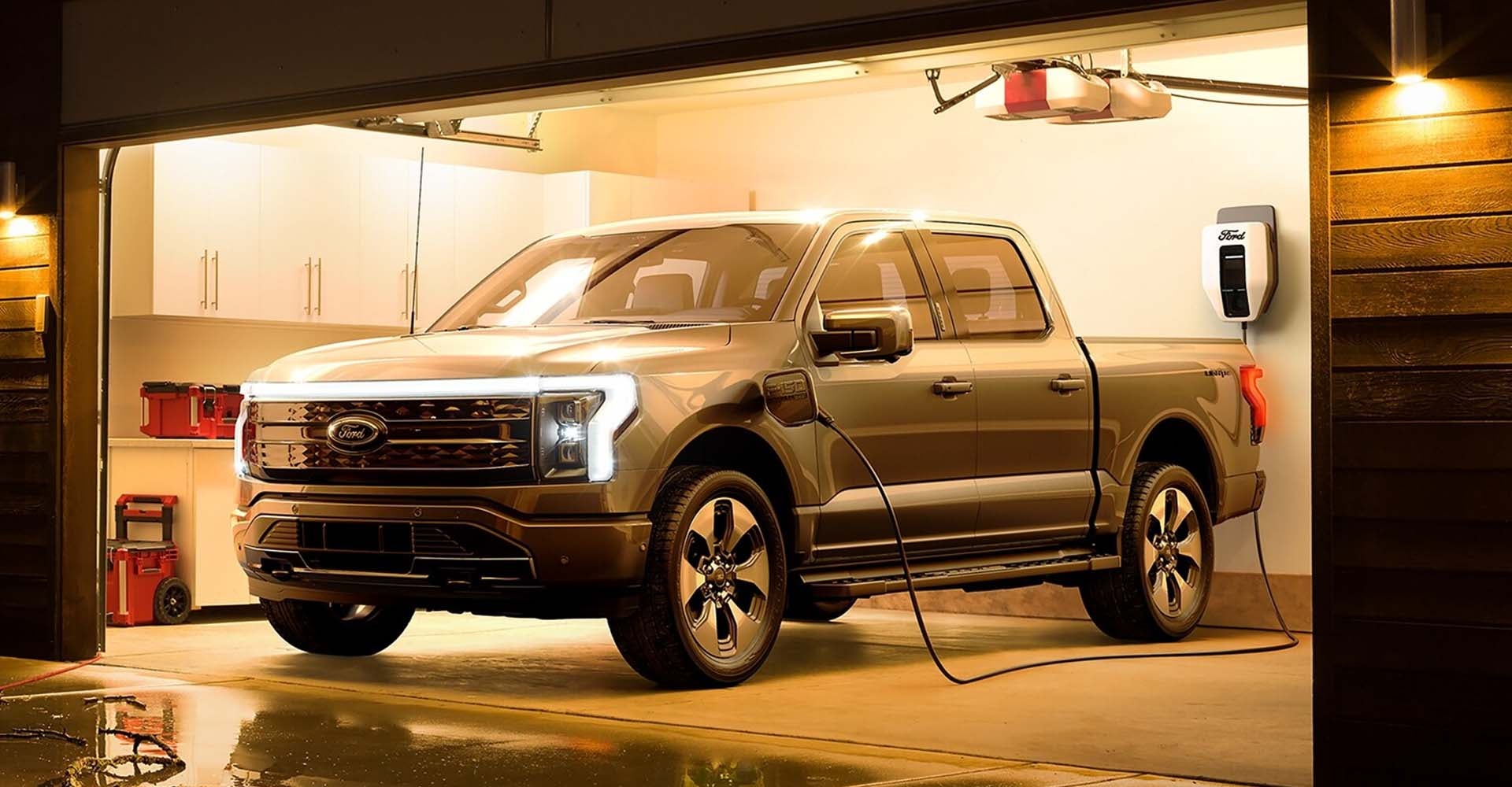 2022 Ford F-150 Lightning towing capacity